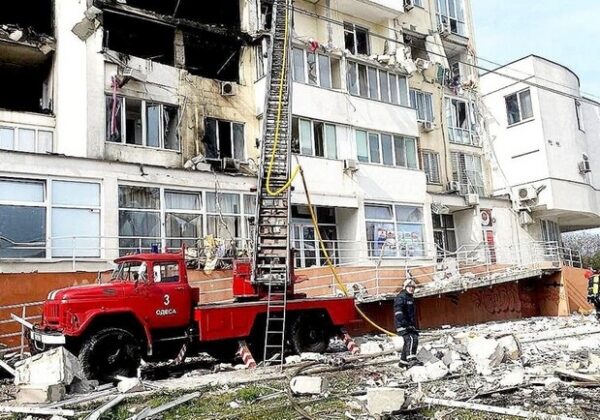 Как выглядит изнутри одесский дом, в который попала российская ракета 