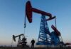 Цена на нефть упала ниже 100 долларов