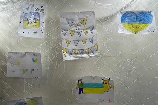 В Одессе открылась трогательная выставка детских рисунков в поддержку Украины