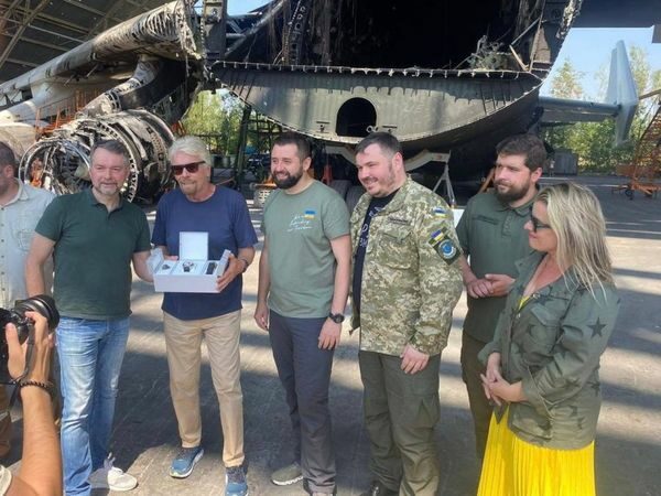 Британський мільярдер Річард Бренсон приїхав до&nbsp;Гостомелю