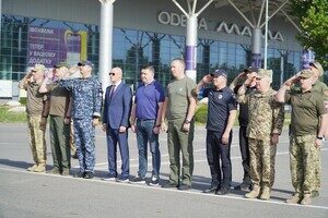 Подняли самое большое знамя: как Одесса отмечает День государственного флага Украины 