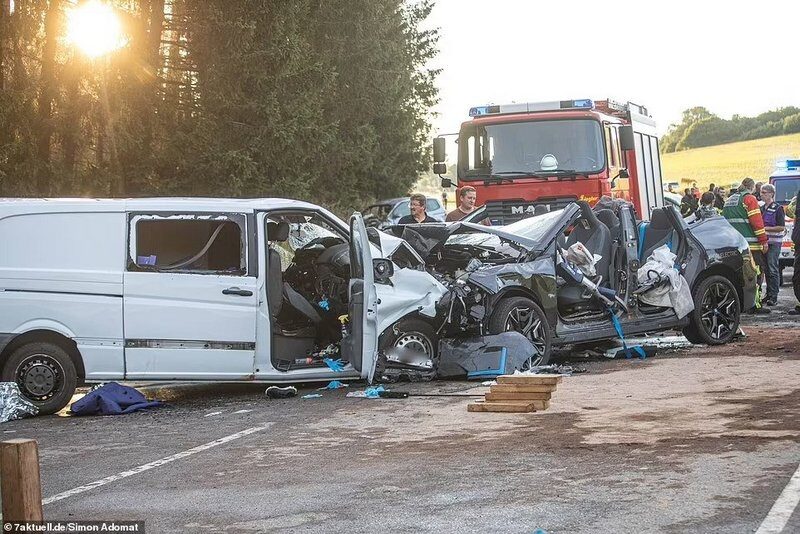 У&nbsp;Німеччині експериментальна модель BMW з&nbsp;автопілотом влаштувала велику аварію з&nbsp;жертвами