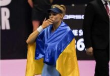 Українка Ястремська просто у роздягальні послала фанатку путіна слідом за російським військовим кораблем (відео)