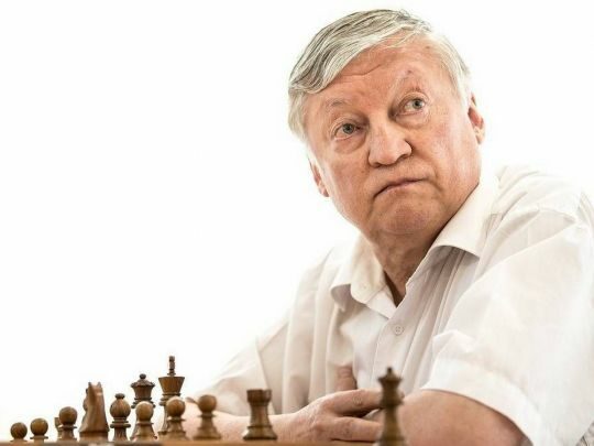Легендарного шахіста Анатолія Карпова знайдено непритомним і&nbsp;з&nbsp;важкими травмами біля держдуми Росії