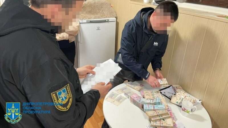 Чиновники з&nbsp;Дніпра заробили на&nbsp;небіжчиках мільйони гривень (фото)