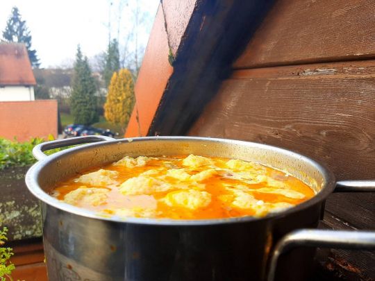 Грибний суп на&nbsp;курячому бульйоні з&nbsp;галушками: смак та&nbsp;аромат зимової казки