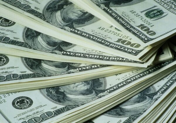 Курс валют в Украине 25 марта 2024: сколько стоит доллар и евро