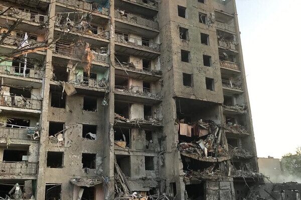 Главу громады юга Одесской области объявили в розыск: он наживался на восстановлении дома, пострадавшего от РФ