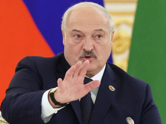 &laquo;Давайте закінчимо цю&nbsp;бійку&raquo;: лукашенко хоче всіх посадити за&nbsp;стіл переговорів