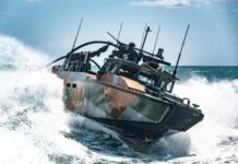 В Одессе людей на надувных кругах вынесло в море: их спасли военные моряки