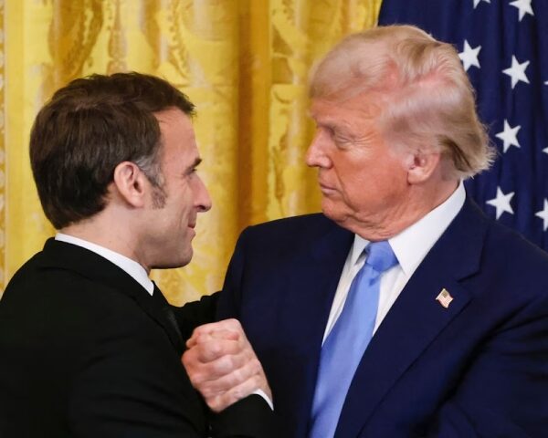 Макрон призывает ЕС к решительной защите от торговых угроз Трампа