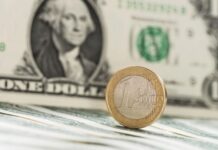 Курс валют в Украине 23 августа 2025: сколько стоит доллар и евро