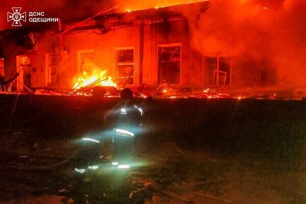 Ночной обстрел Одесчины: под ударом оказался винзавод (обновлено)
