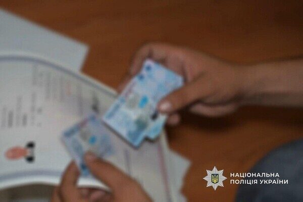 Вид на жительство и справки о непригодности: в Одессе разоблачили производителя фальшивых документов