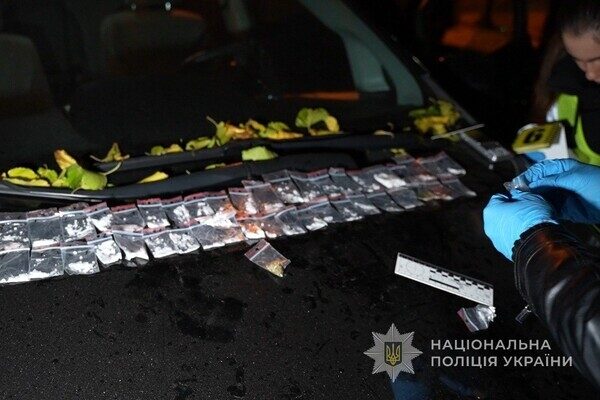 Поджог автомобилей на Черемушках в Одессе: полицейские задержали виновного