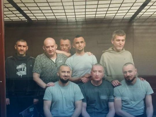 «Росіяни викрали дев’ятьох херсонців і після жорстоких катувань віддали під суд як «банду, що вбивала колаборантів», — батько політв’язня