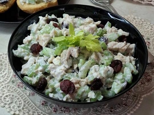 Салат з&nbsp;селерою: максимум користі та&nbsp;мінімум калорій