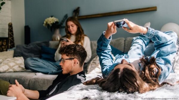Meta начинает удалять австралийских подростков из Instagram и Facebook