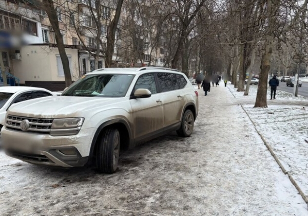 ДТП в Киевском районе Одессы: иномарка на тротуаре сбила пенсионерку