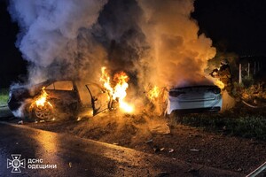 В Одесском районе после ДТП горели автомобили: погиб человек, есть пострадавшие